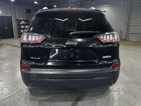 Used 2019 Jeep Cherokee Latitude Plus AWD/4WD image 5