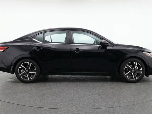 Used 2025 Nissan Sentra SV FWD image 11