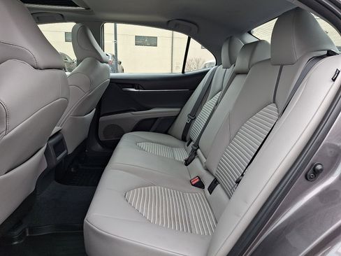Used 2023 Toyota Camry SE w/ Cold Weather Package image 10