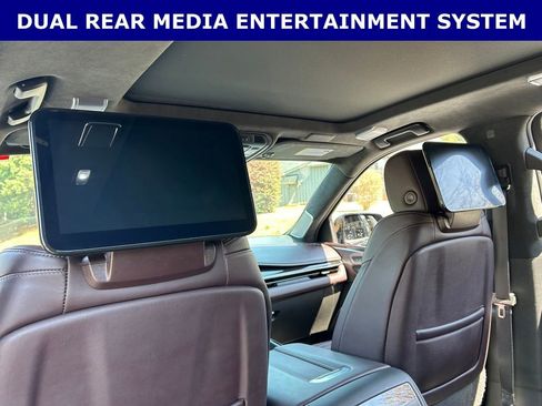 Used 2023 Cadillac Escalade ESV Sport Platinum w/ LPO, ONYX Package AWD/4WD image 4