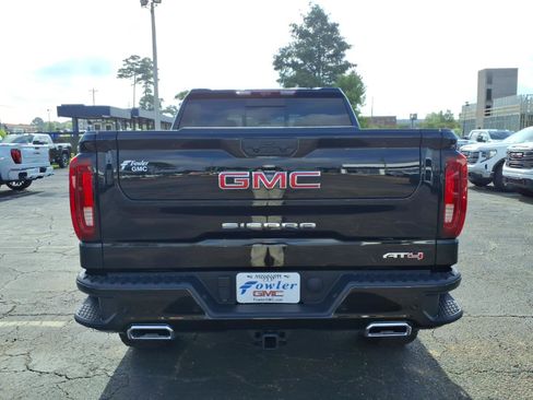 Used 2025 GMC Sierra 1500 AT4 w/ AT4 Premium Package AWD/4WD image 4