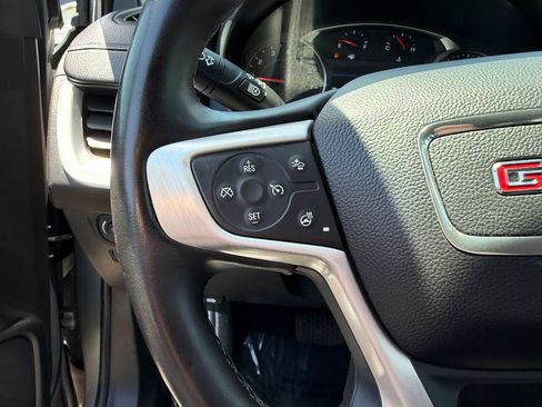 Used 2024 GMC Terrain SLT AWD/4WD image 15