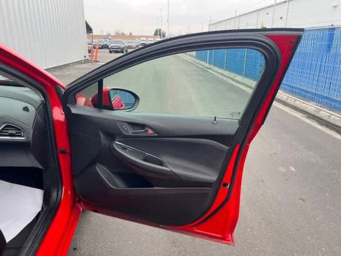 Used 2018 Chevrolet Cruze LS image 24