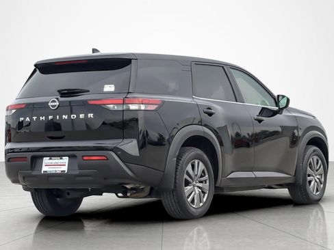 Used 2025 Nissan Pathfinder S image 5