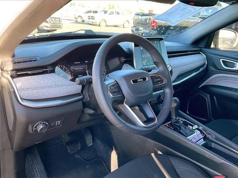 Certified 2025 Jeep Compass Sport image 13