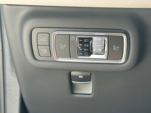 New 2025 Lincoln Nautilus Premier w/ Equipment Group 102A image 31