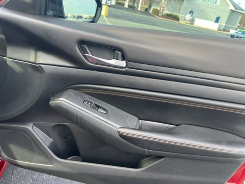 Used 2021 Nissan Altima 2.5 SR w/ SR Premium Package image 35