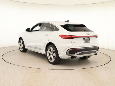 Certified 2025 Audi Q5 Prestige w/ 20" Wheel Package image 4