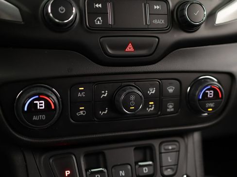Used 2019 GMC Terrain SLT w/ Preferred Package AWD/4WD image 15