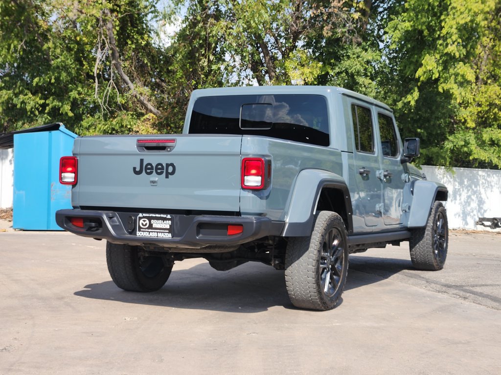 Used 2025 Jeep Gladiator Sport AWD/4WD image 4