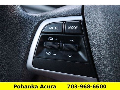 Used 2017 Hyundai Elantra SE image 13