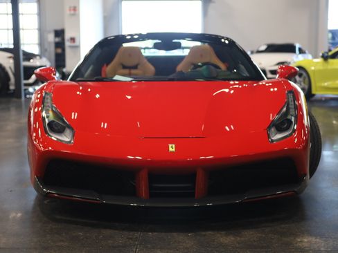 Used 2019 Ferrari 488 Spider RWD image 2