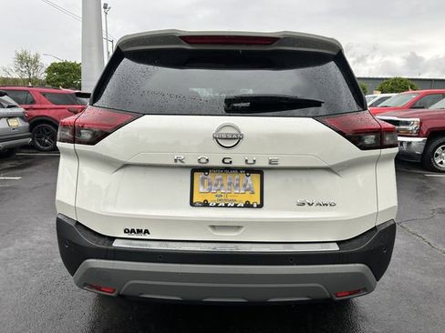 Used 2023 Nissan Rogue SV AWD/4WD image 6