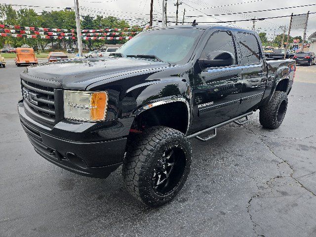 Used 2011 GMC Sierra 1500 SLT w/ SLT Convenience Package AWD/4WD image 5
