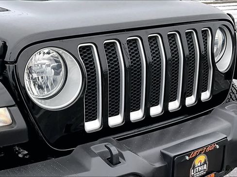 Used 2023 Jeep Wrangler Sahara w/ Cold Weather Group image 33