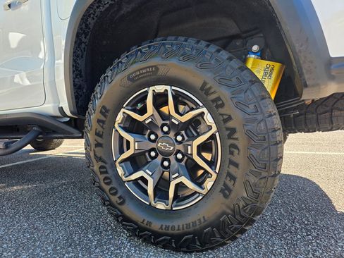 Used 2024 Chevrolet Colorado ZR2 image 34