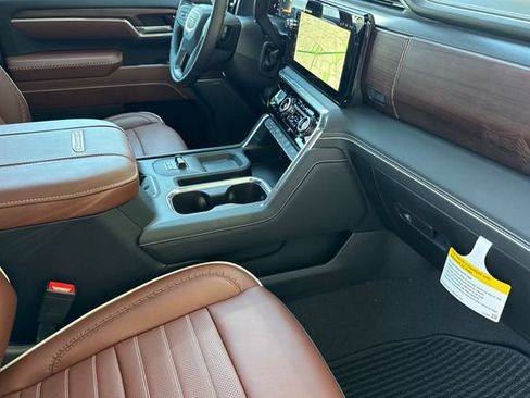 New 2026 GMC Sierra 2500 Denali Ultimate w/ LPO, Black Badging Package AWD/4WD image 17