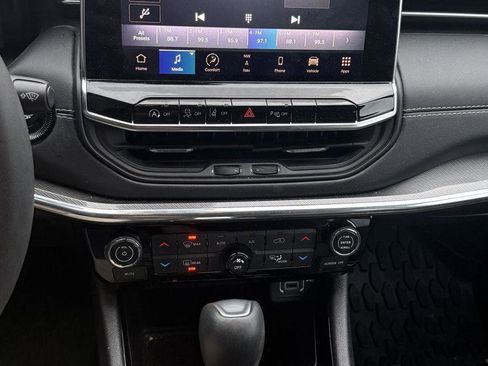 Certified 2024 Jeep Compass Limited w/ High Altitude Package image 10