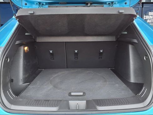 Used 2025 Chevrolet Trax RS w/ Sunroof Package image 5