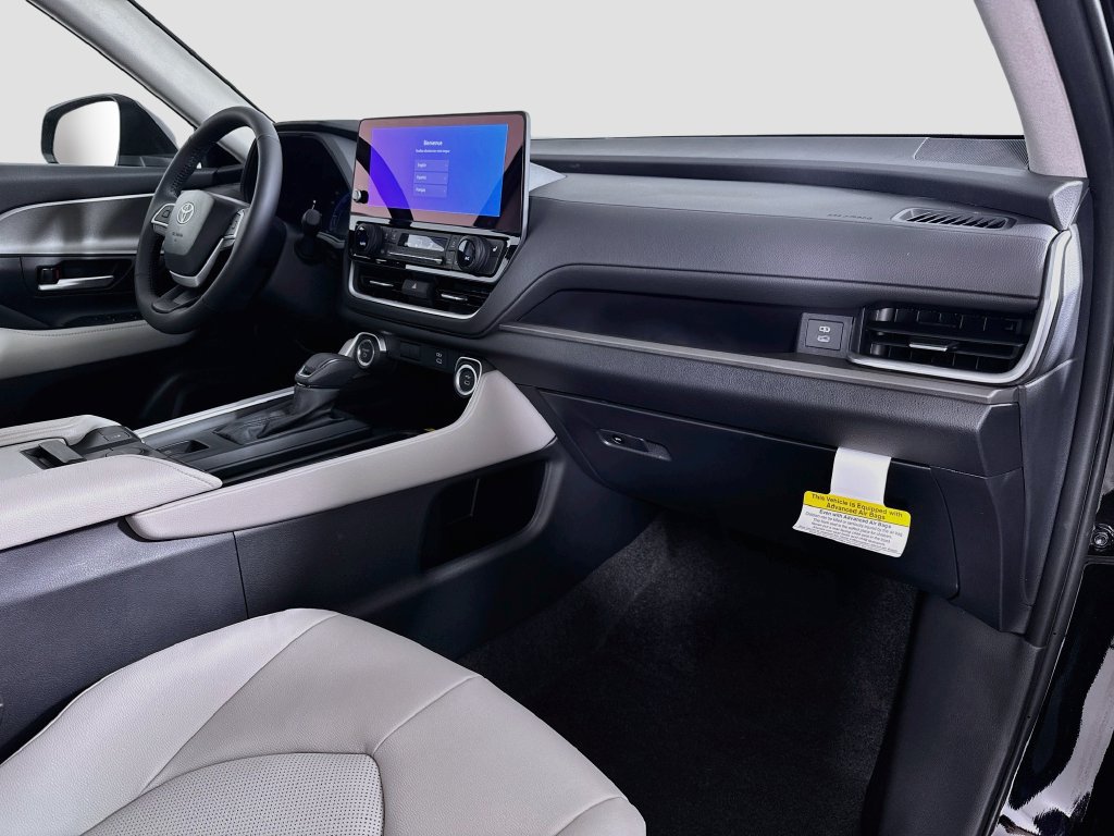 New 2026 Toyota Grand Highlander XLE FWD image 29