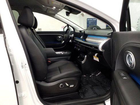 New 2026 Hyundai Ioniq 9 SEL image 18