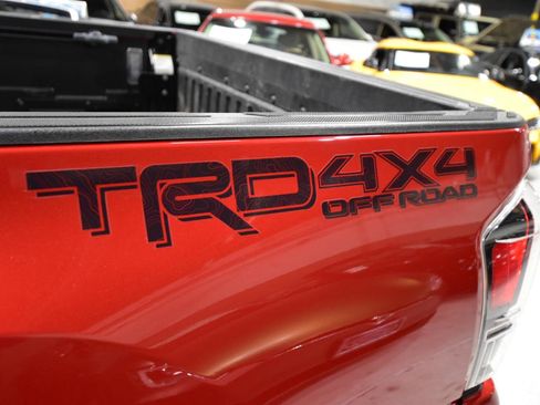 Used 2020 Toyota Tacoma TRD Off-Road w/ Technology Package AWD/4WD image 7