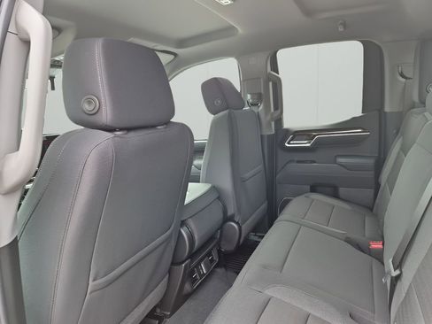 New 2026 GMC Sierra 1500 SLE w/ Preferred Package image 18