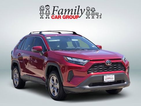 Used 2023 Toyota RAV4 XLE w/ Convenience Package FWD image 2