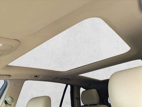 Used 2010 Mercedes-Benz R 350 4MATIC image 21