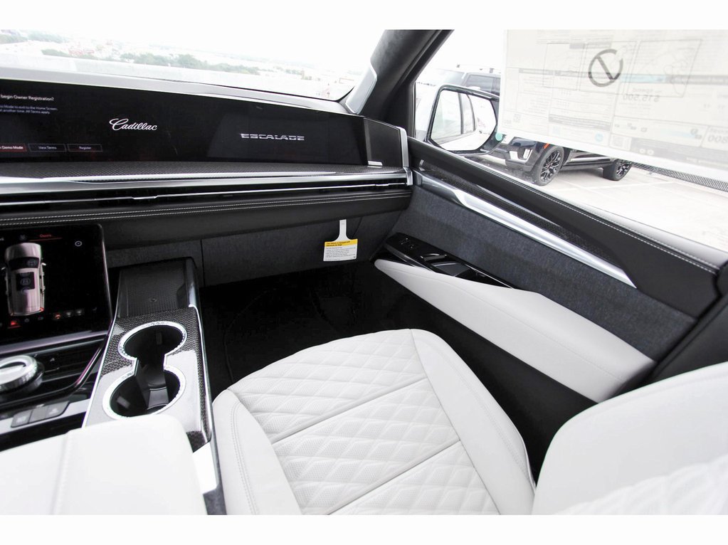New 2026 Cadillac Escalade V w/ LPO, ONYX Package AWD/4WD image 10