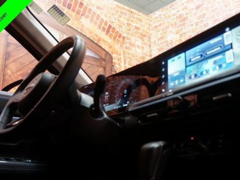 Certified 2025 Nissan Kicks SR AWD/4WD image 48