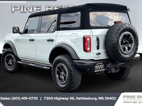 Used 2022 Ford Bronco Badlands image 2