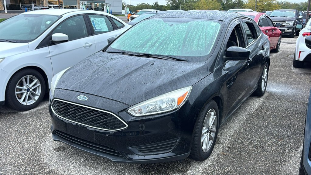 Used 2018 Ford Focus SE FWD image 2