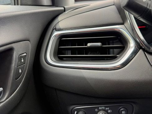 Used 2021 Chevrolet Equinox LT FWD image 20
