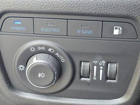 Used 2023 Jeep Grand Cherokee 4WD 4xe image 27