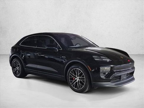 Used 2025 Porsche Macan 4S Electric AWD/4WD image 3