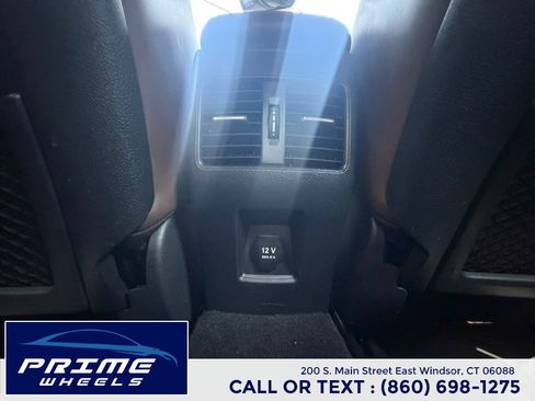 Used 2017 INFINITI QX30 Premium w/ Navigation Package AWD/4WD image 18