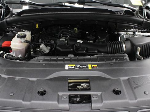 Used 2023 Jeep Grand Cherokee Altitude AWD/4WD image 16