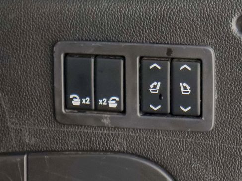 Used 2019 GMC Yukon XL Denali image 33