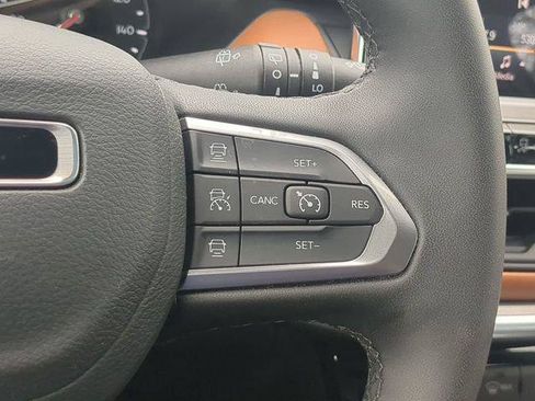Certified 2025 Jeep Compass Limited AWD/4WD image 29