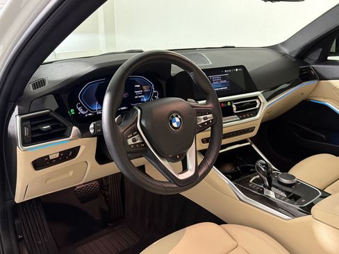Used 2021 BMW 330e w/ Premium Package RWD image 4