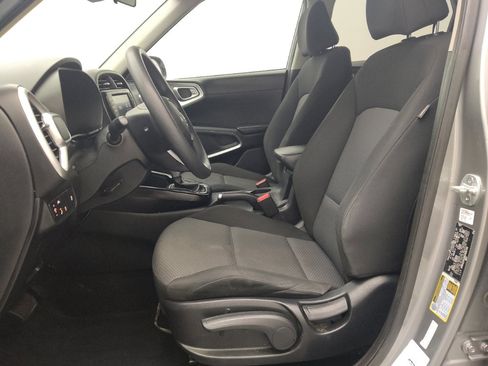 Used 2022 Kia Soul LX w/ Technology Package FWD image 17
