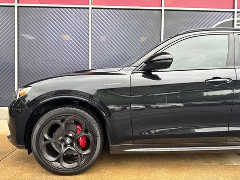 Used 2023 Alfa Romeo Stelvio Veloce AWD/4WD image 16