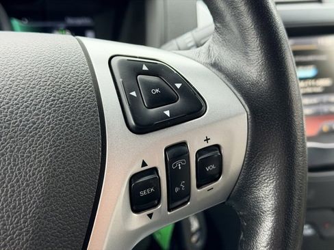 Used 2015 Ford Explorer XLT w/ Equipment Group 202A image 10