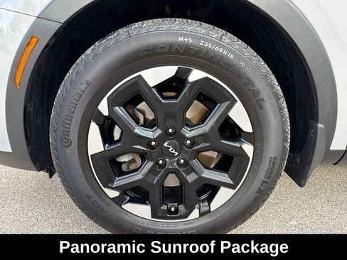 Used 2025 Kia Sorento S w/ Panoramic Sunroof Package image 11