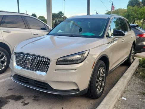 Certified 2022 Lincoln Corsair FWD image 3