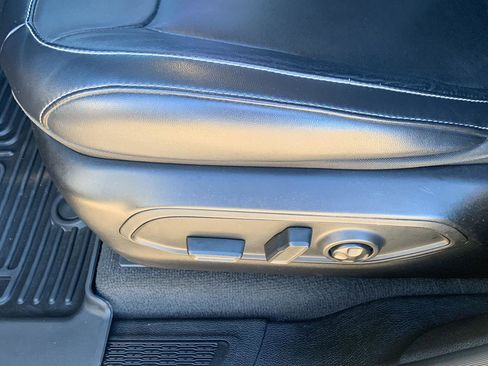 Used 2022 Jeep Grand Cherokee L Limited image 19