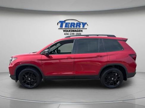Used 2025 Honda Passport Black Edition image 2