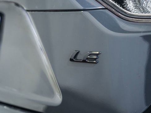 Used 2023 Toyota Corolla LE image 7