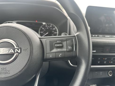 Used 2023 Nissan Rogue S AWD/4WD image 20